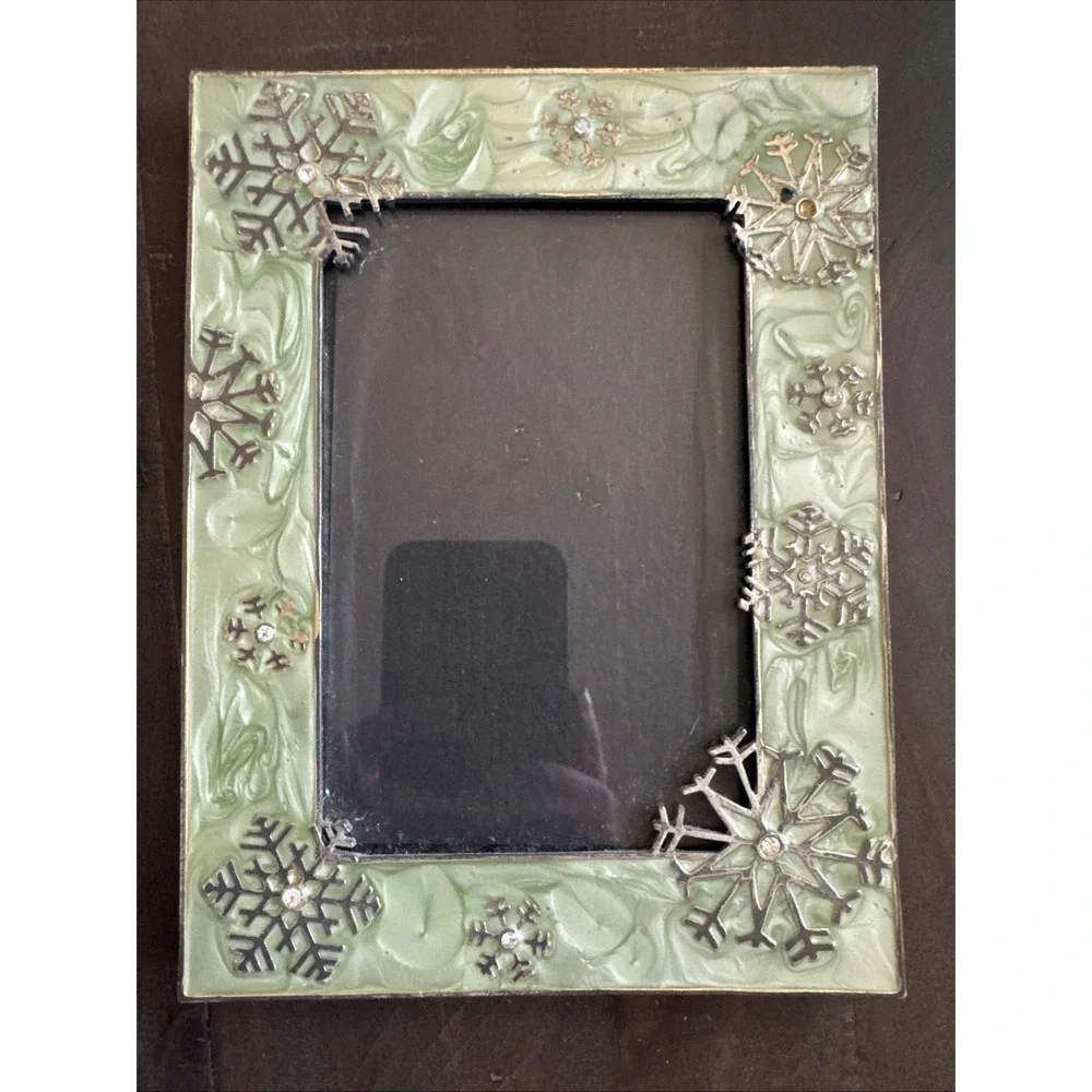 Metal Picture Frame Enamel Border Winter Frost With Snowflakes 4x6
